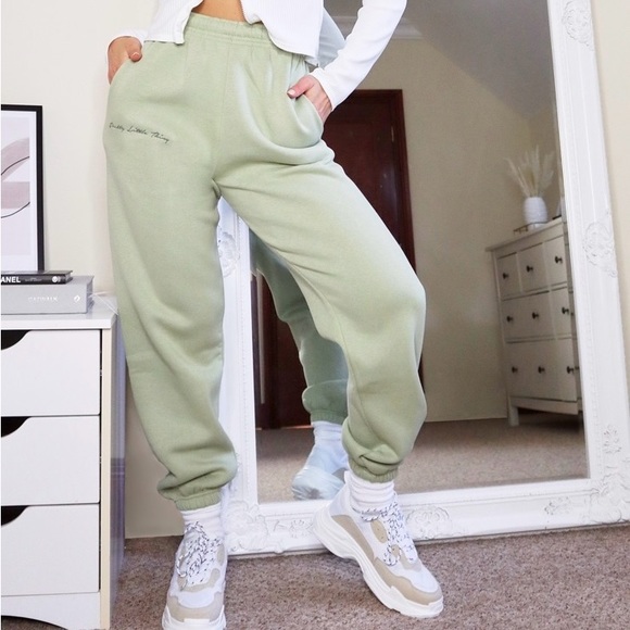 Pretty Little Thing Sweatpants - Picture 1 of 5